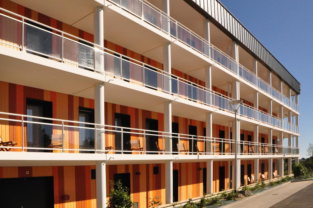 Golden Tulip Pornic Suites- Appart Hotel Экстерьер фото