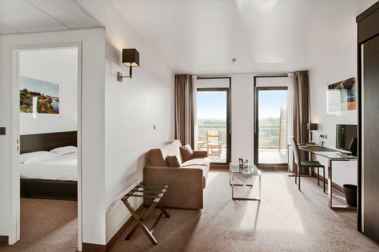 Golden Tulip Pornic Suites- Appart Hotel Экстерьер фото