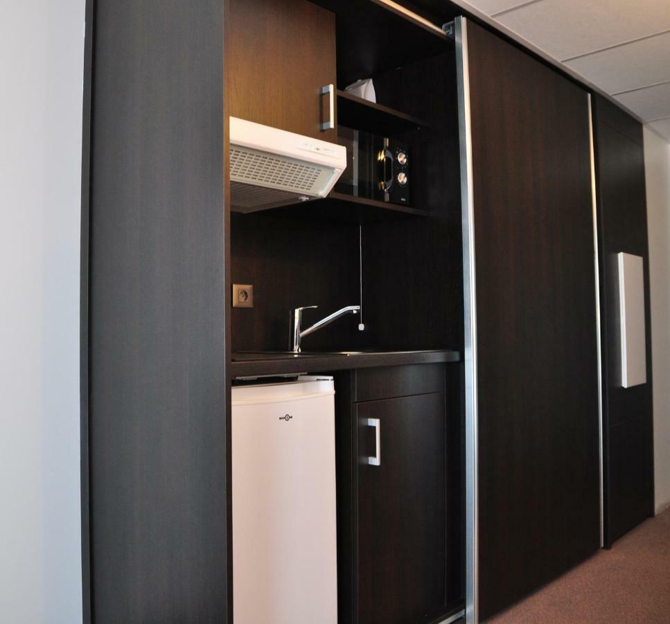 Golden Tulip Pornic Suites- Appart Hotel Экстерьер фото