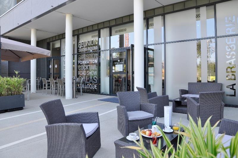 Golden Tulip Pornic Suites- Appart Hotel Экстерьер фото